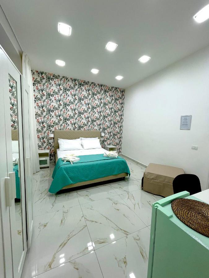 Bed and Breakfast Virgy House Neapel Exterior foto